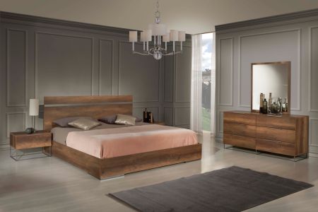 Eastern King Nova Domus Lorenzo Italian Modern Walnut Bedroom Set