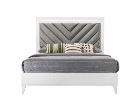 ACME Chelsie EK Bed Gray Fabric & White Finish