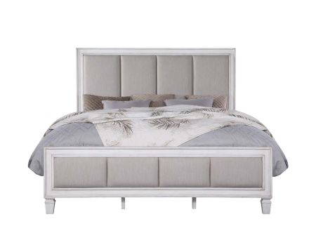 ACME Katia CK Bed Light Gray Linen Rustic Gray & Weathered White Finish